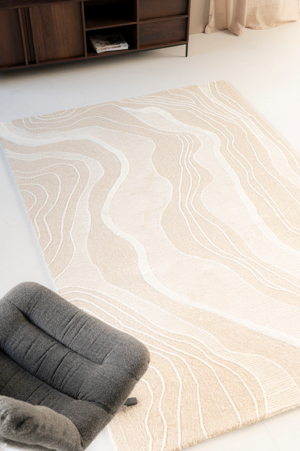 Beige Swirl Wool Rug | By-Boo Soil | Dutchfurniture.com