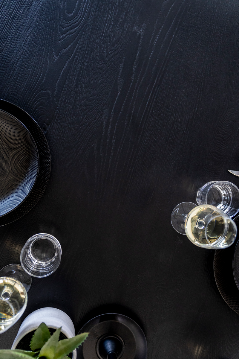 Black Oval Dining Table M | Eleonora Siera | dutchfurniture.com