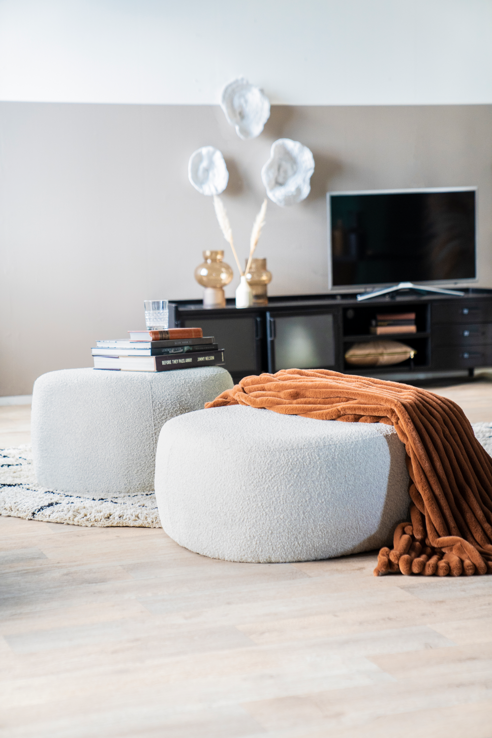 Beige Fabric Pouf S | Eleonora Liby | Dutchfurniture.com