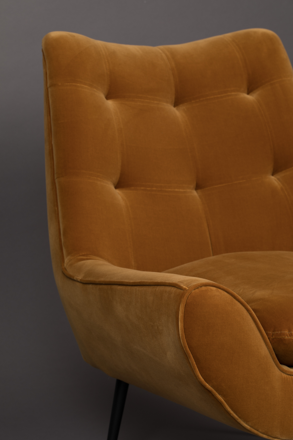 Amber Lounge Chairs | Dutchbone Glodis | Dutchfurniture.com