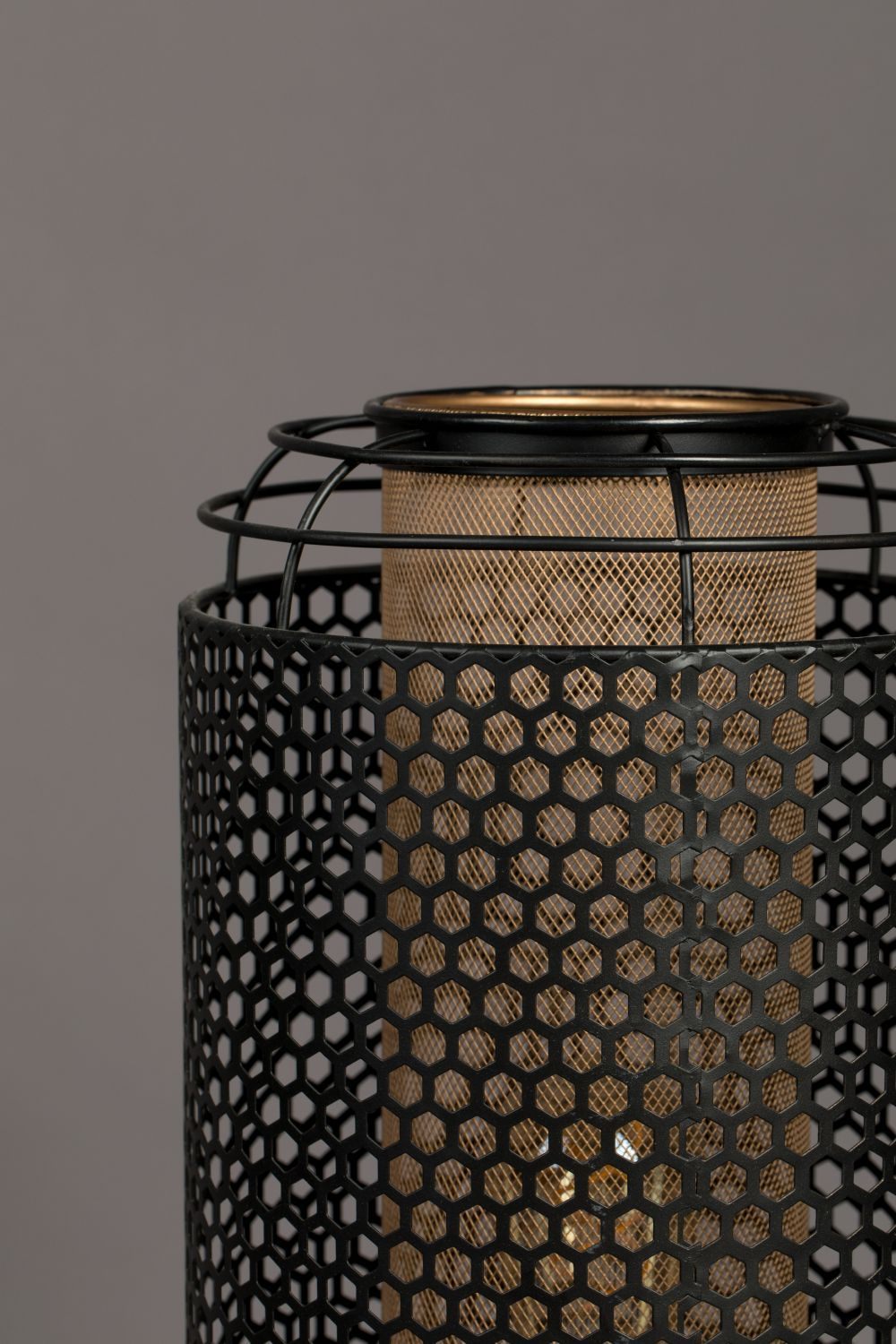 Mesh Tube Tripod Floor Lamp M | Dutchbone Archer | Oroatrade.com