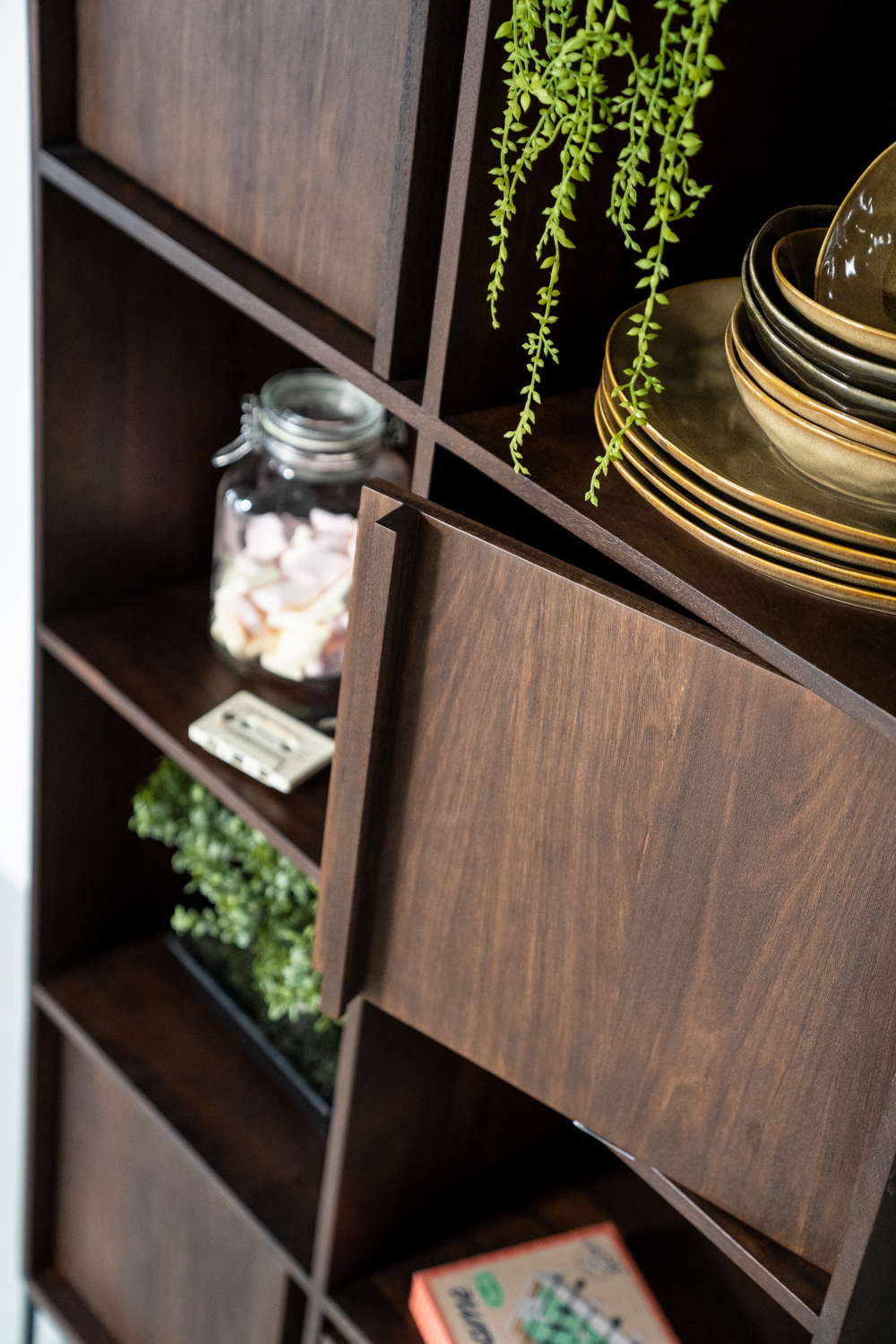 Brown Mango Display Cabinet | Eleonora Jimmy | Dutchfurniture.com