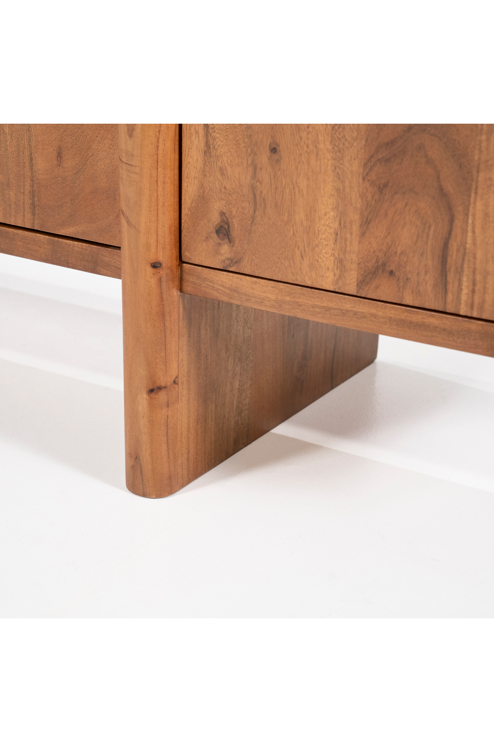 Modern Acacia 4-Door Sideboard | Eleonora Julian | Dutchfurniture.com