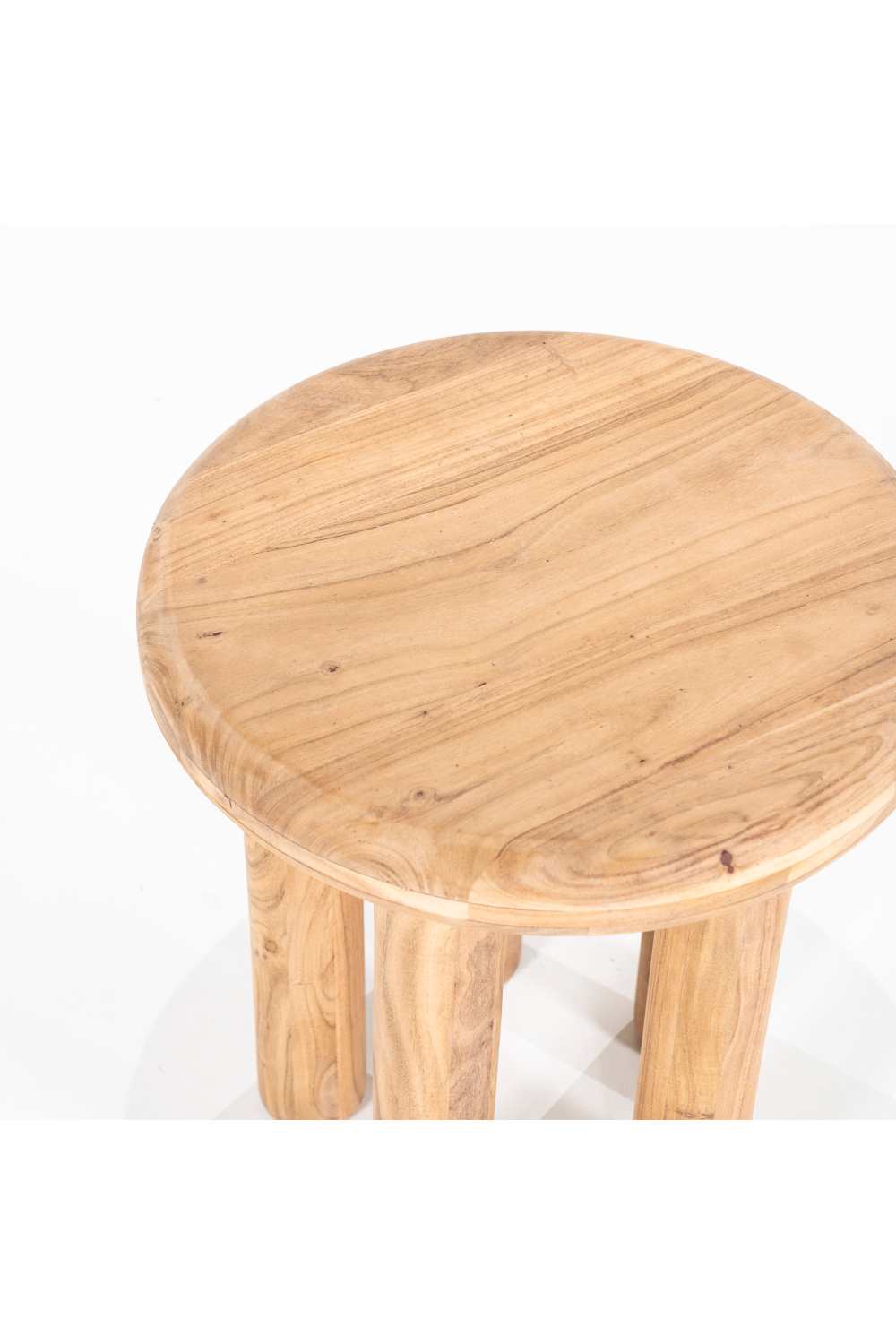 Round Acacia Side Table | Eleonora Bram | Dutchfurniture.com