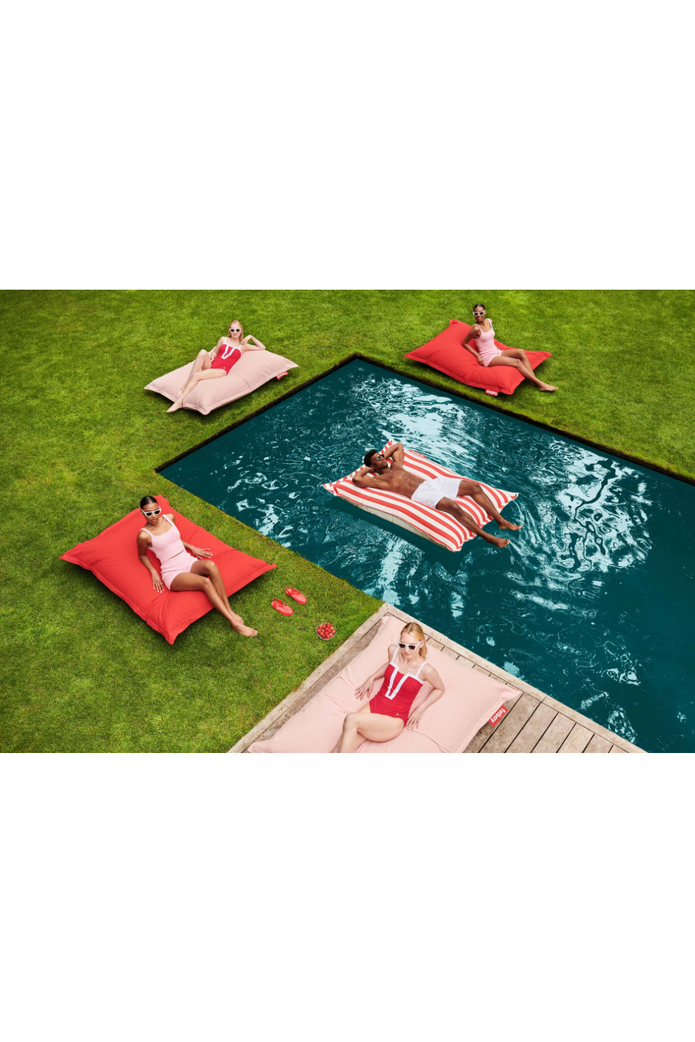 Olefin Fabric Water Lounger | Fatboy Floatzac | Dutchfurniture.com