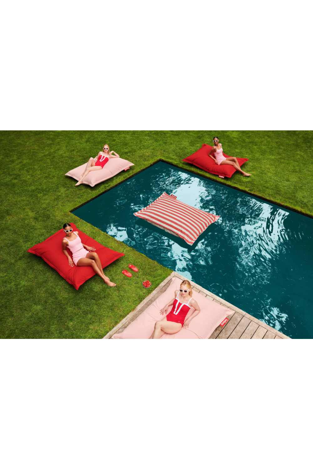 Olefin Fabric Water Lounger | Fatboy Floatzac | Dutchfurniture.com