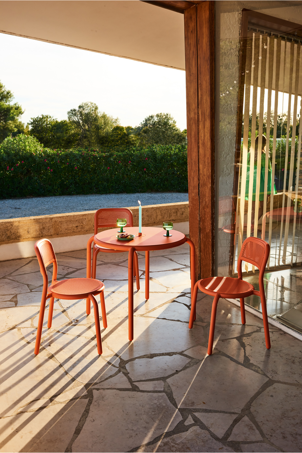 Aluminum Outdoor Bistro Table | Fatboy Toni Bistreau | Dutchfurniture.com 