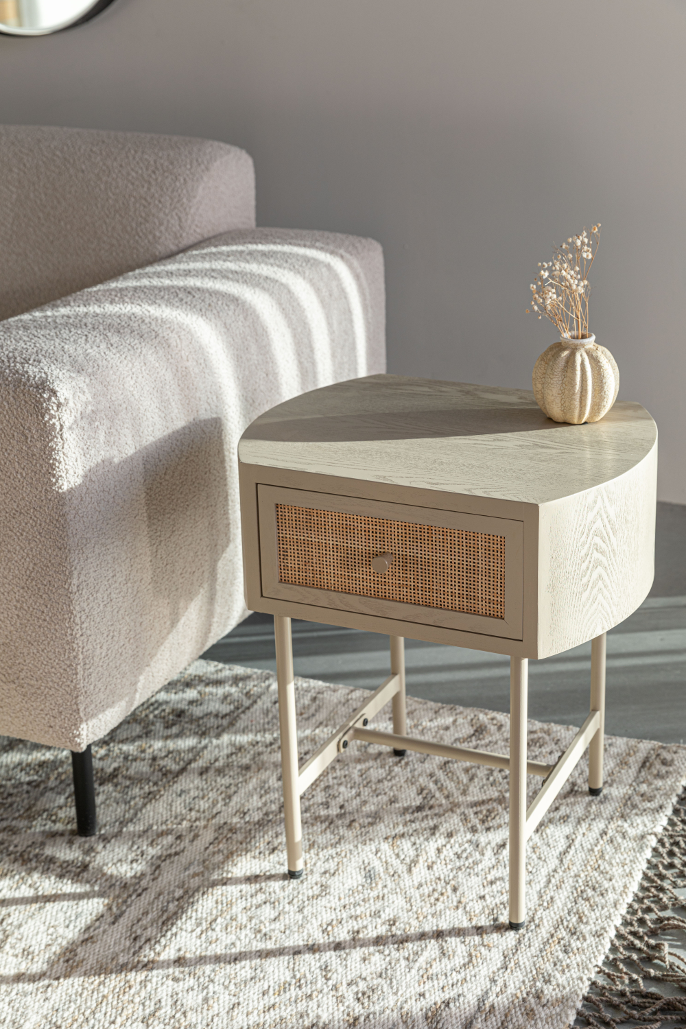 Beige Lacquered Side Table | DF Amaya | Dutchfurniture.com