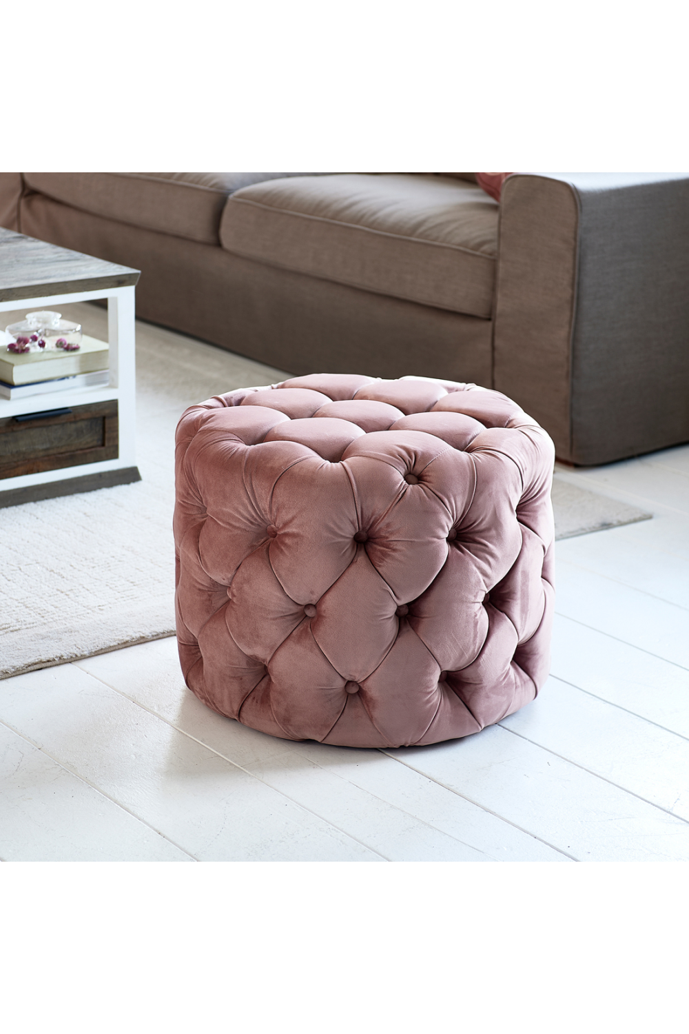 Round Tufted Velvet Footstool | Rivièra Maison Opera | Dutchfurniture.com