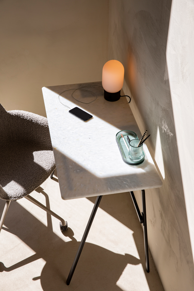 Minimalist Molded Desk | Zuiver Good | Dutchfurniture.com